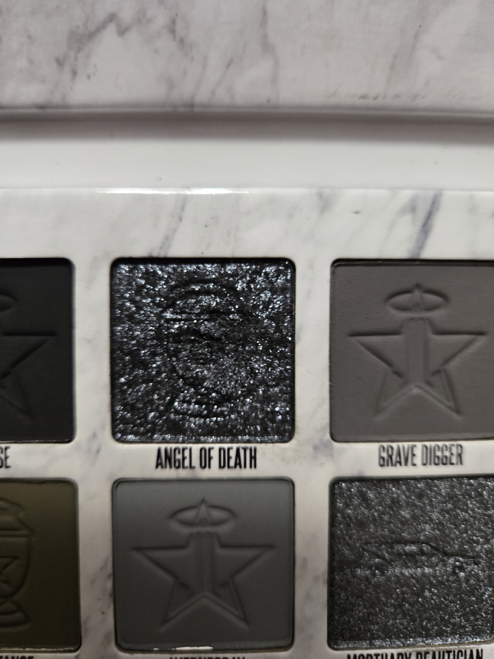 Jeffree Star Cremated Eyeshadow Palette - White Marble Packaging - Picture 6 of 16